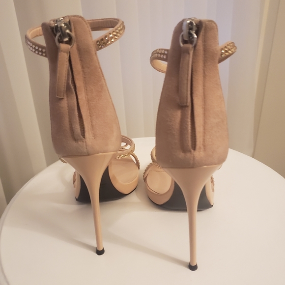 GIUSEPPE ZANOTTI Harmony Beige sz 8 - Picture 5 of 9